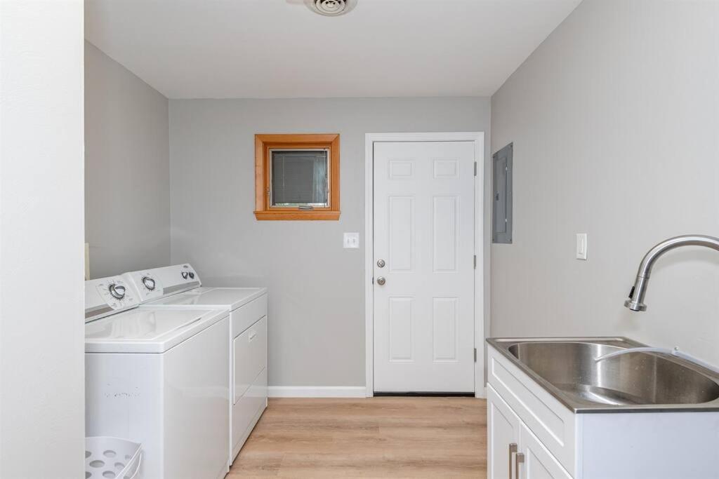 Sweet Magnolia - Newly Remodeled Ranch