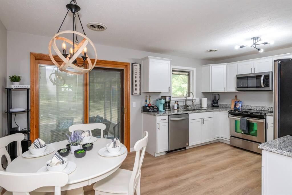 Sweet Magnolia - Newly Remodeled Ranch
