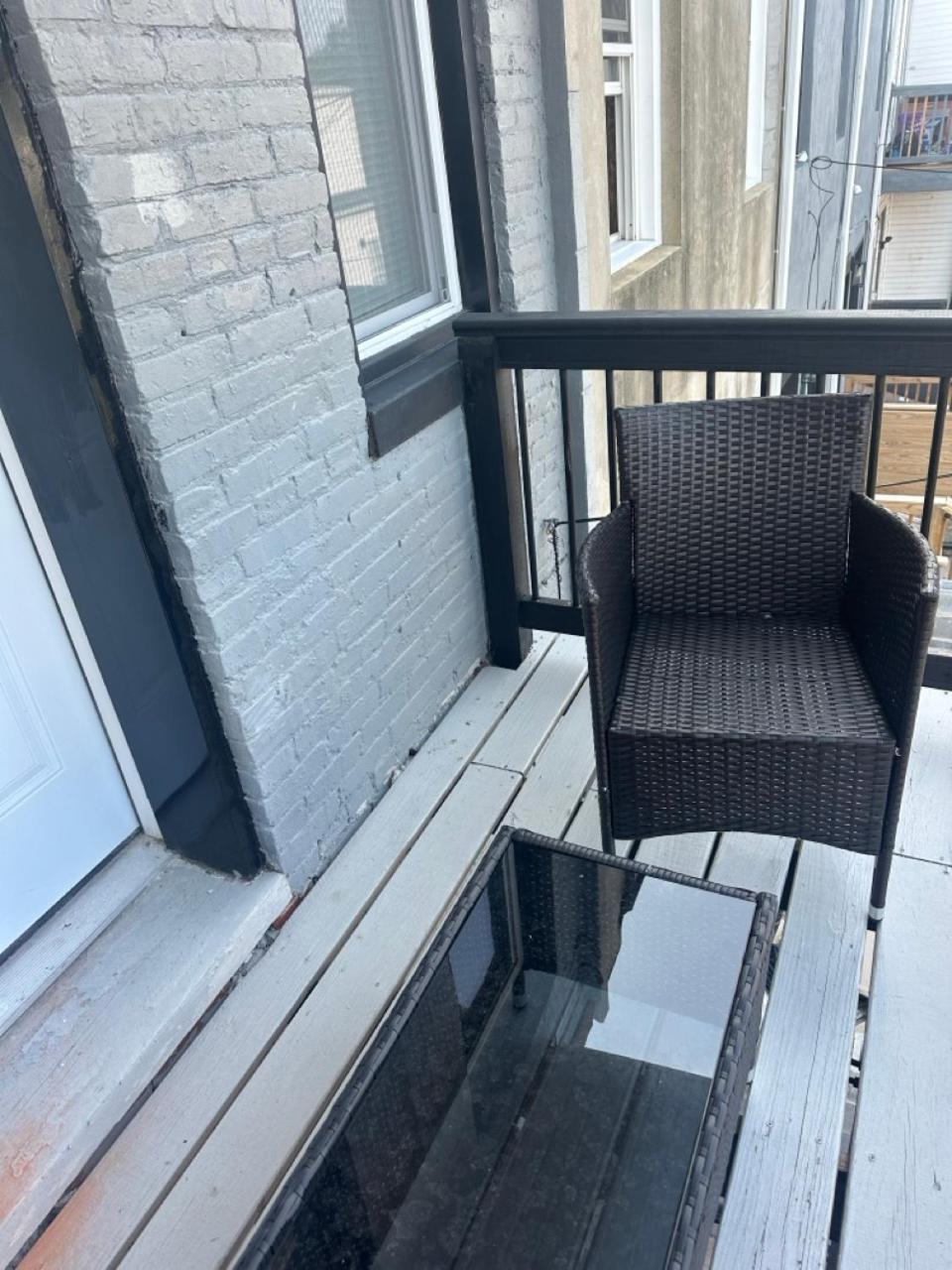 Modern 4BR- Near Everything! view 4
