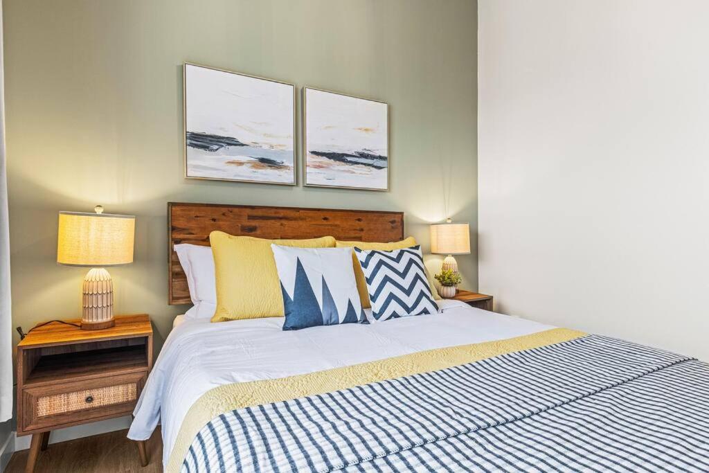 EPIC Mountain Retreat- Prvt Entry, King Bed, Work Desk, Free Parking