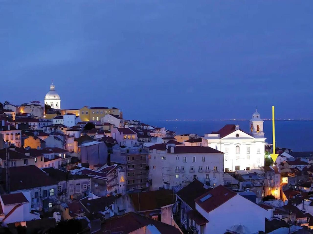 Stunning River View Studio in Historic Alfama