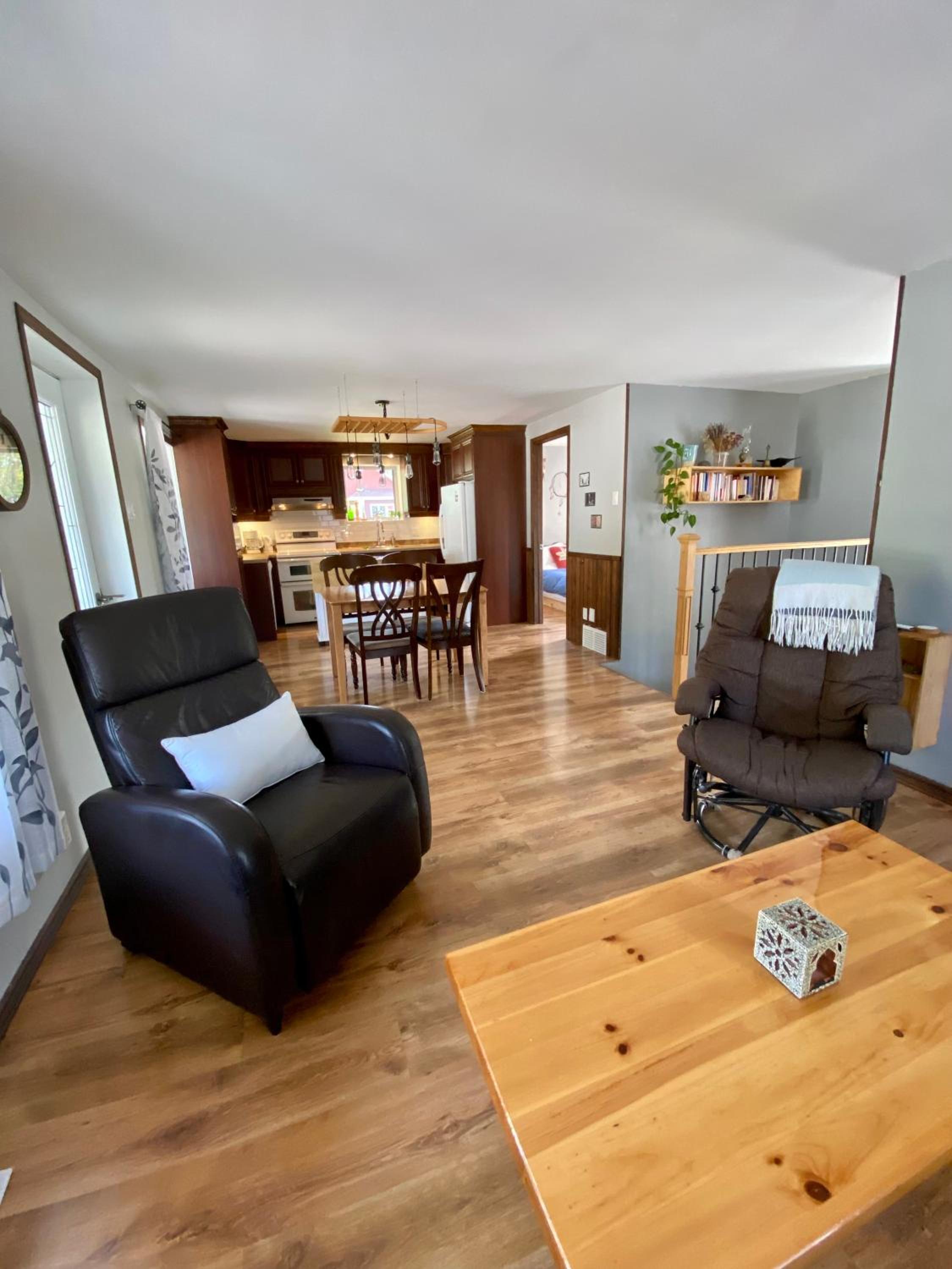 Belle maison avec vue sur la rivière