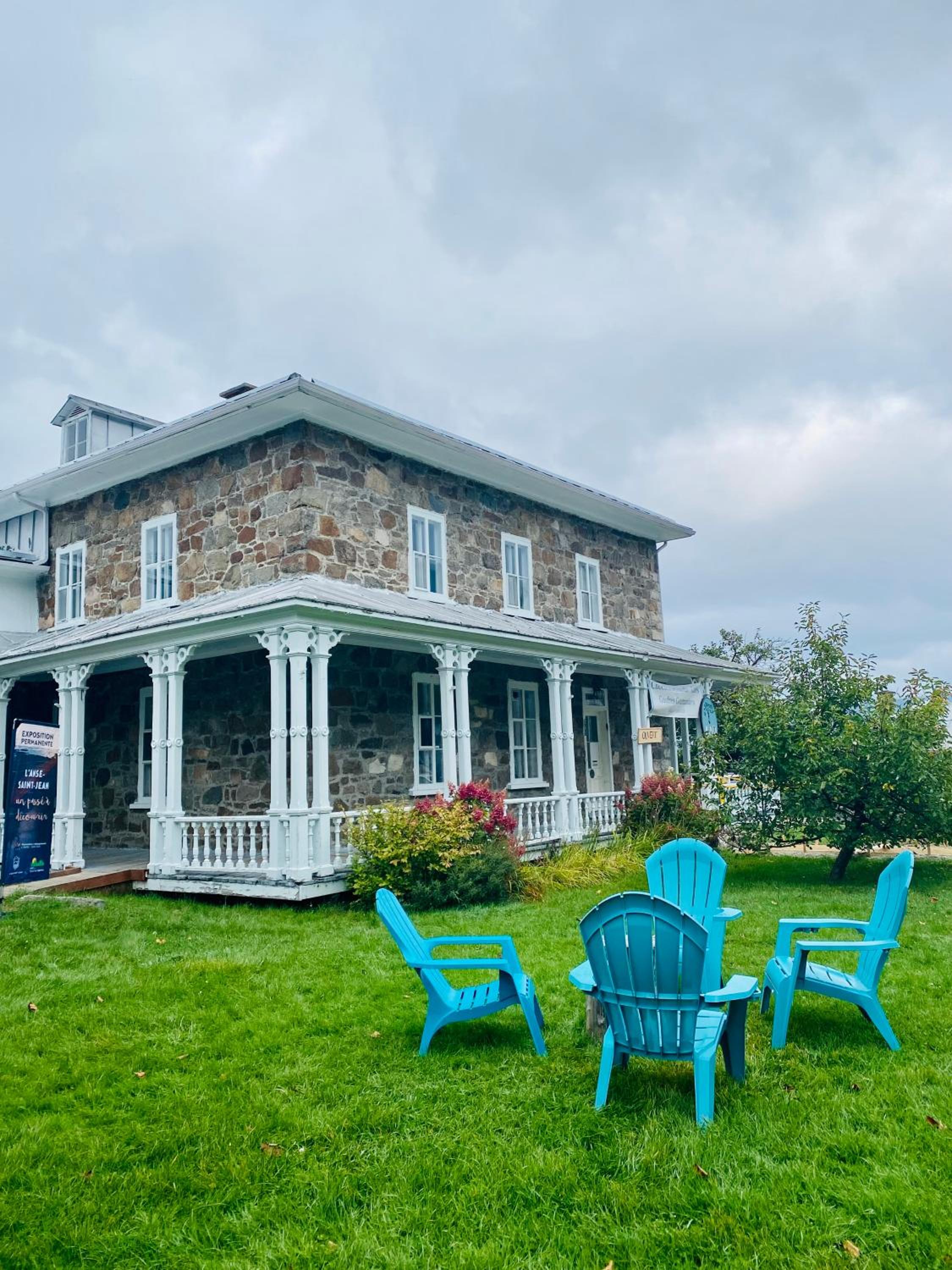 Belle maison avec vue sur la rivière