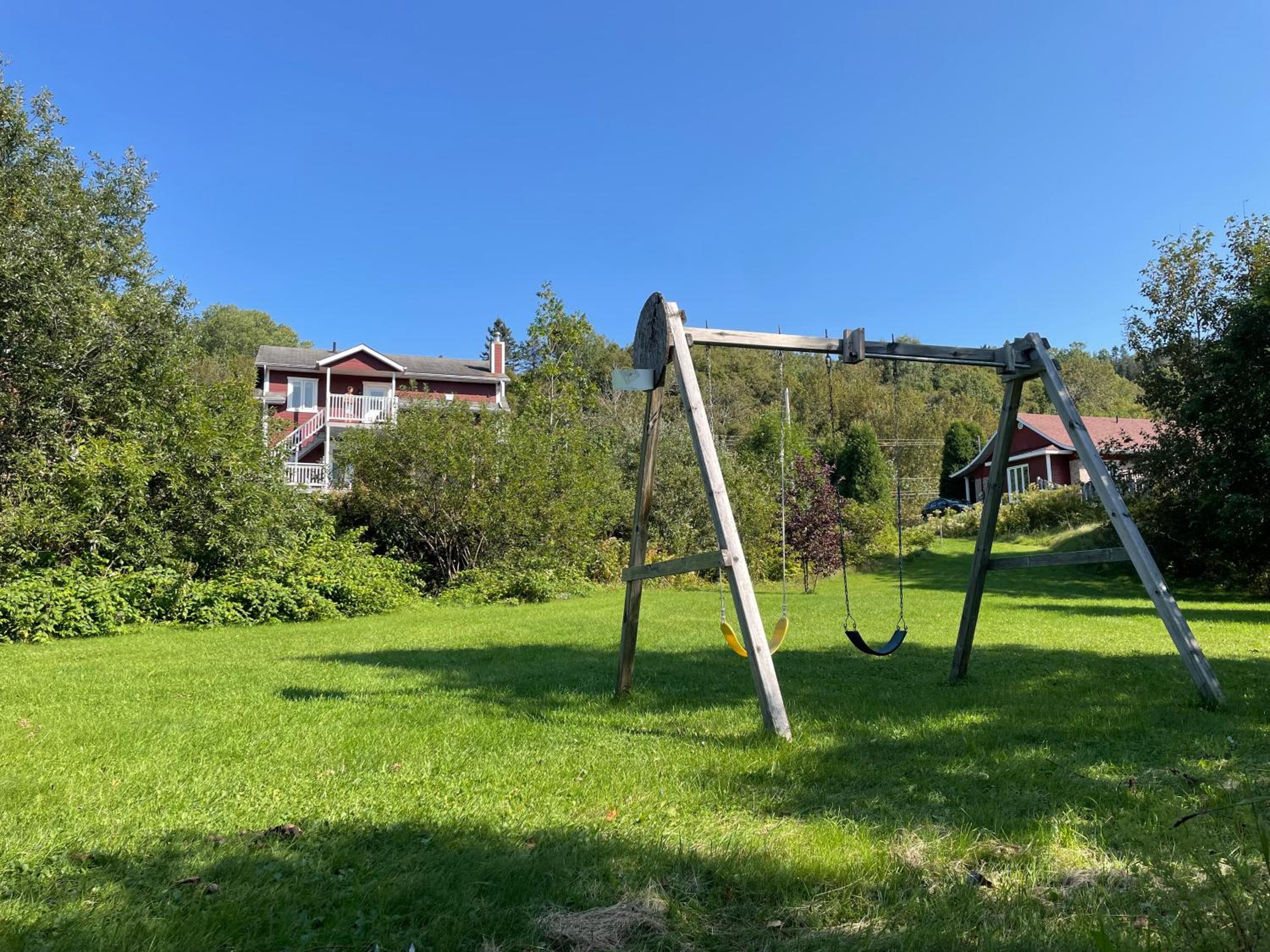 Belle maison avec vue sur la rivière