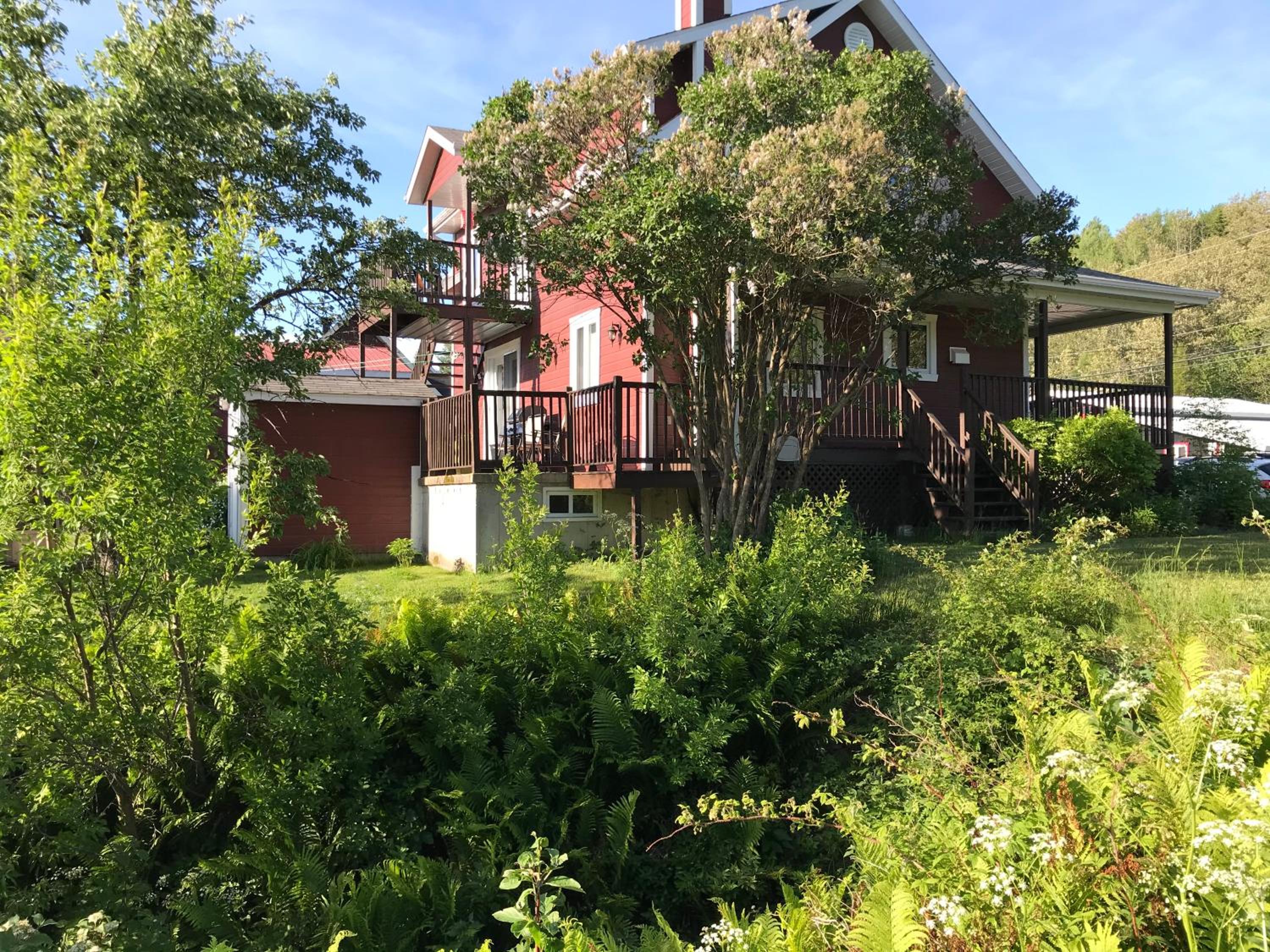 Belle maison avec vue sur la rivière
