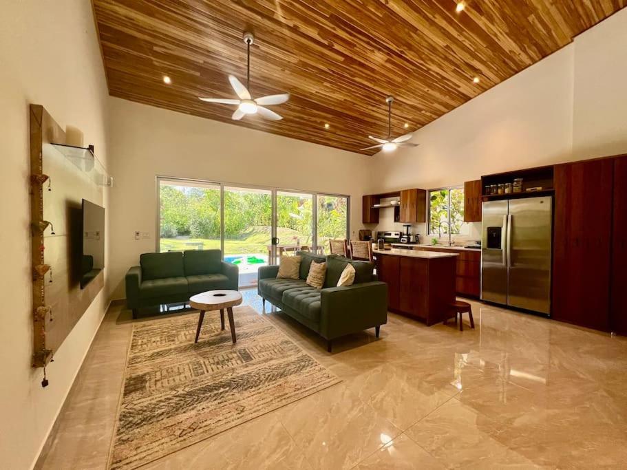 Holiday Villa with Pool in Central Ojochal