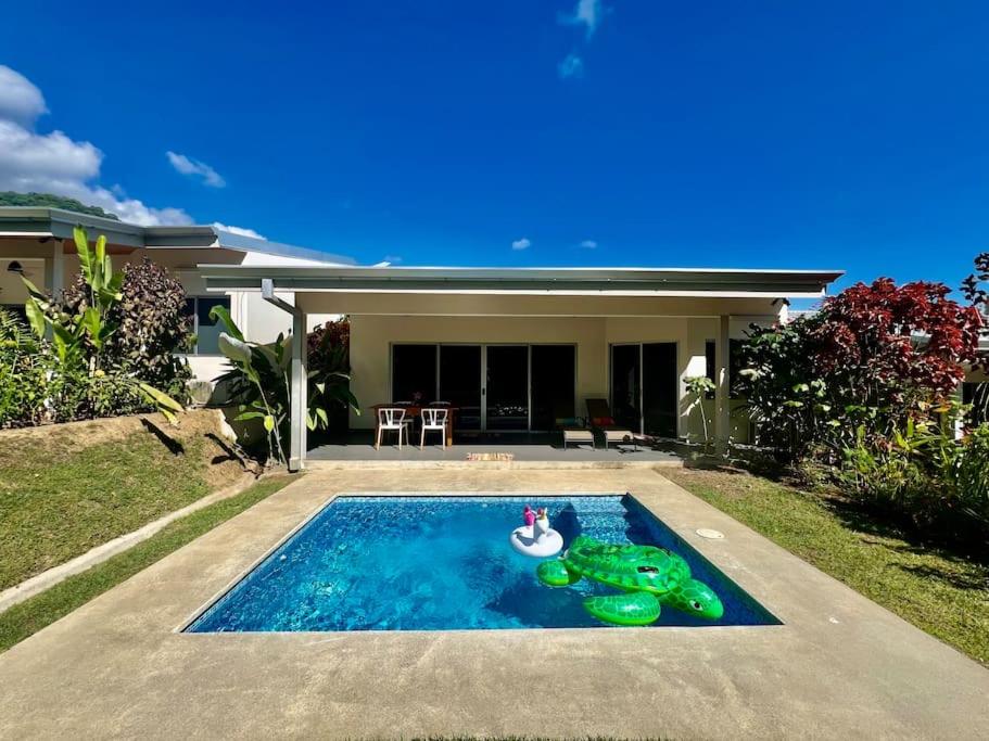 Holiday Villa with Pool in Central Ojochal