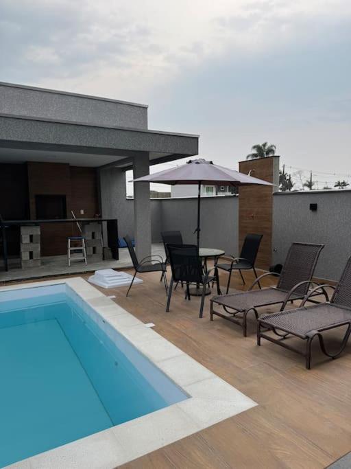 Casa na praia Itapoá