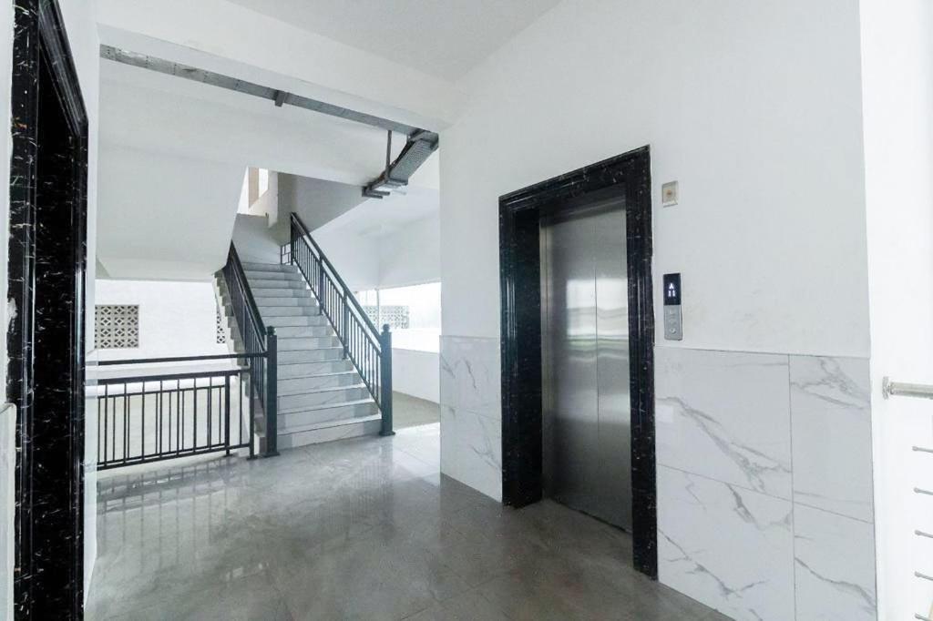 Luxury 2BR Ensuite apartment with Private Balcony and Views view 5