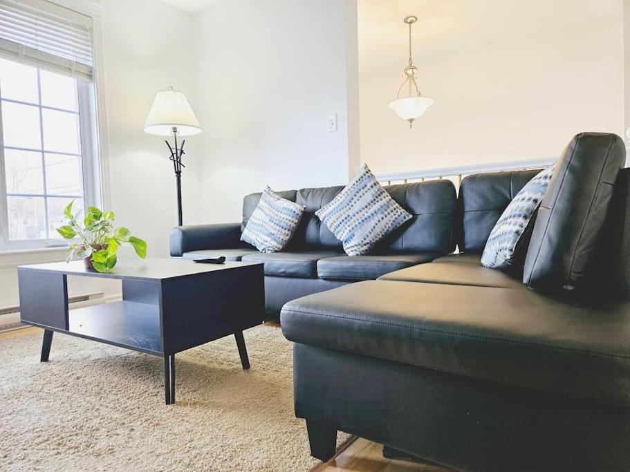 3 Bedroom Main unit House with a backyard and deck Basement not included