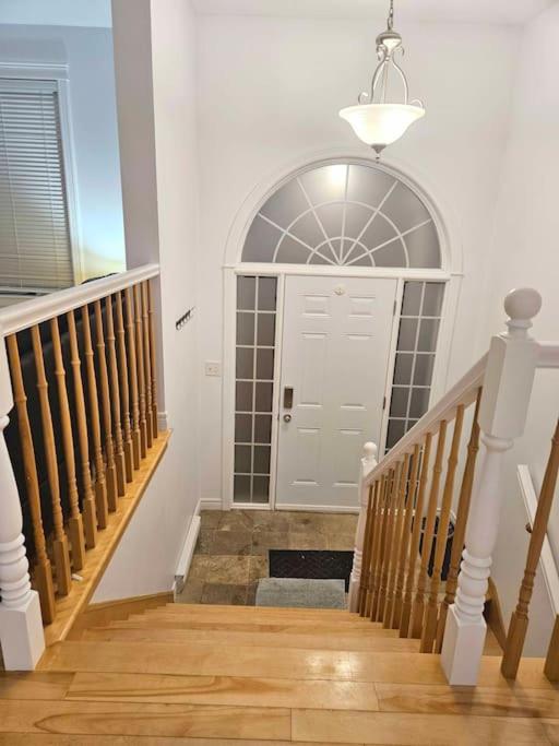 3 Bedroom Main unit House with a backyard and deck Basement not included