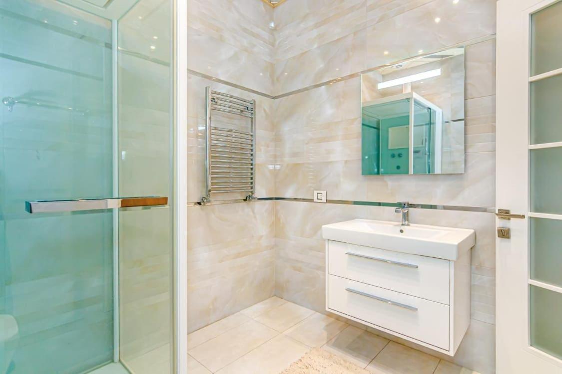 Prestige Apartment VIP HILTTON