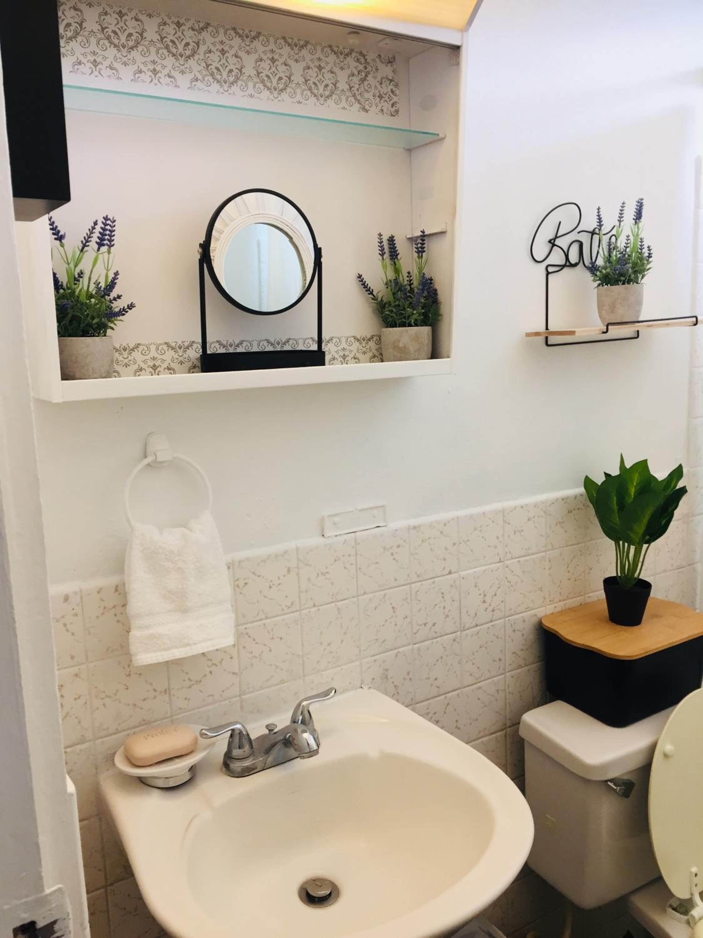 Cozy Room with 2 twin beds in SanJuan metro area view 4