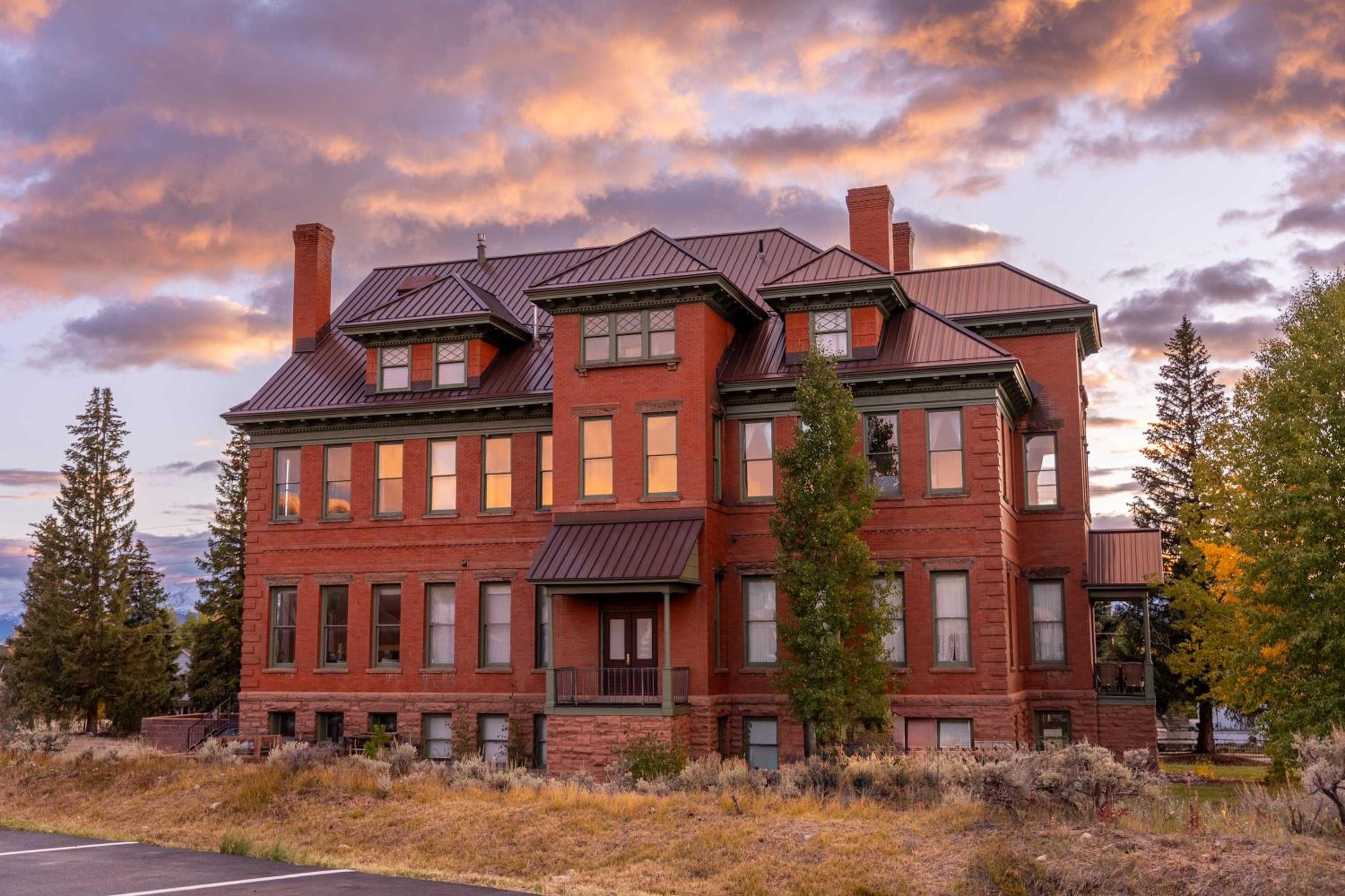 Beautiful Mountain Views in Iconic Building view 5