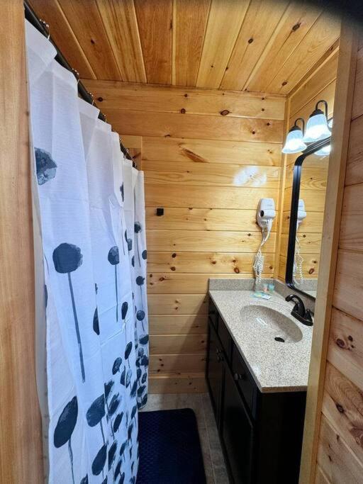 Enchanted Peak Lodge