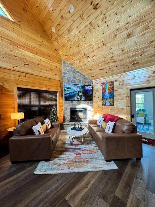 Enchanted Peak Lodge