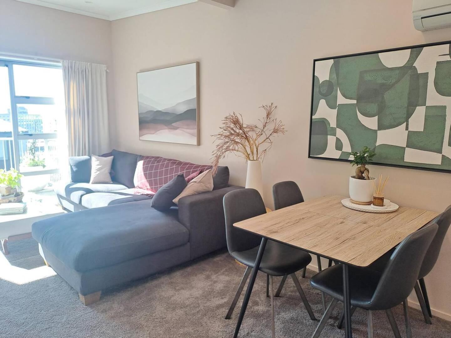 Stylish City Pad Luxe, Comfy, Central view 5