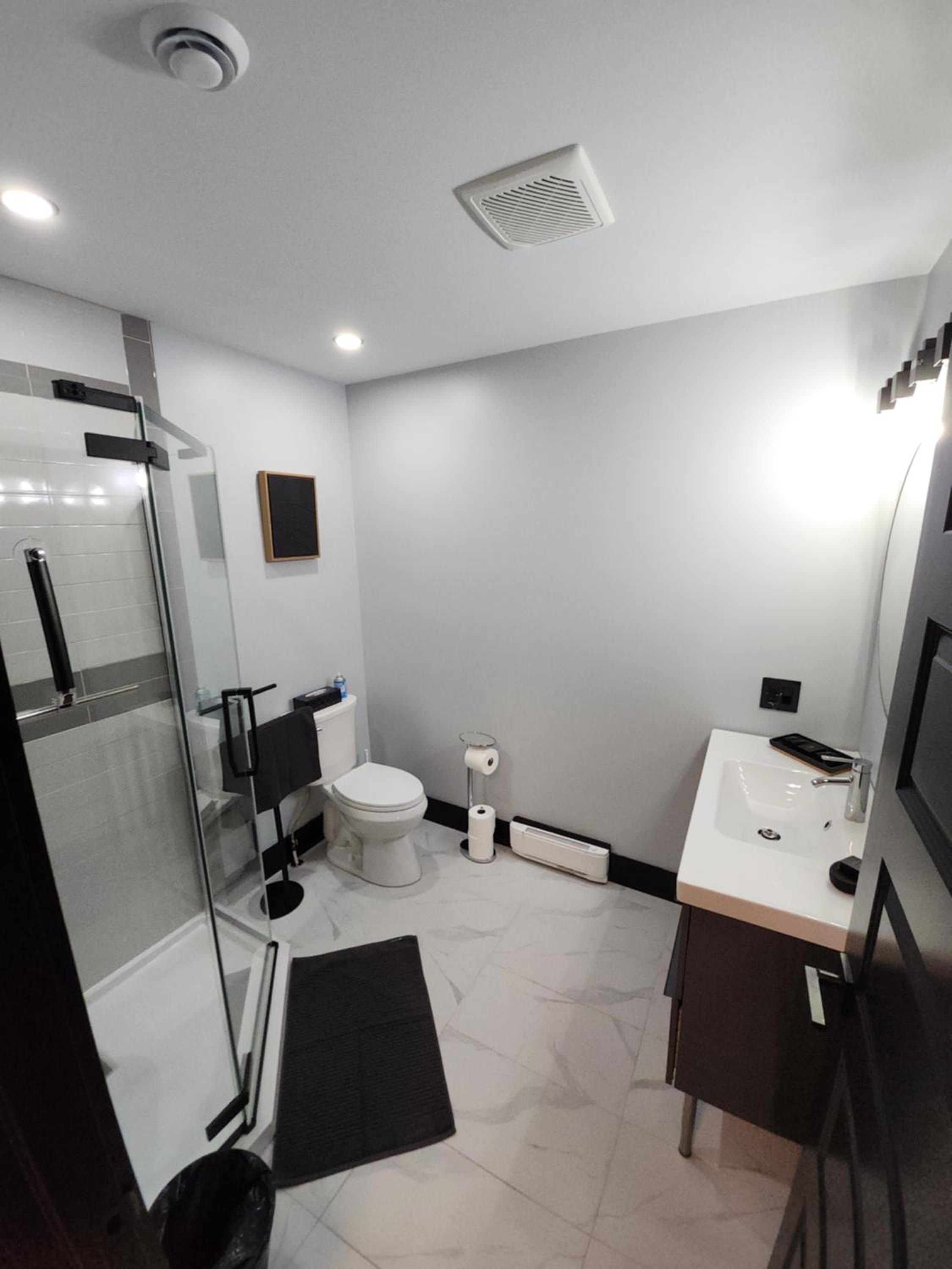 BAYSIDE RESORT, 2 O'CLOCK SUITES