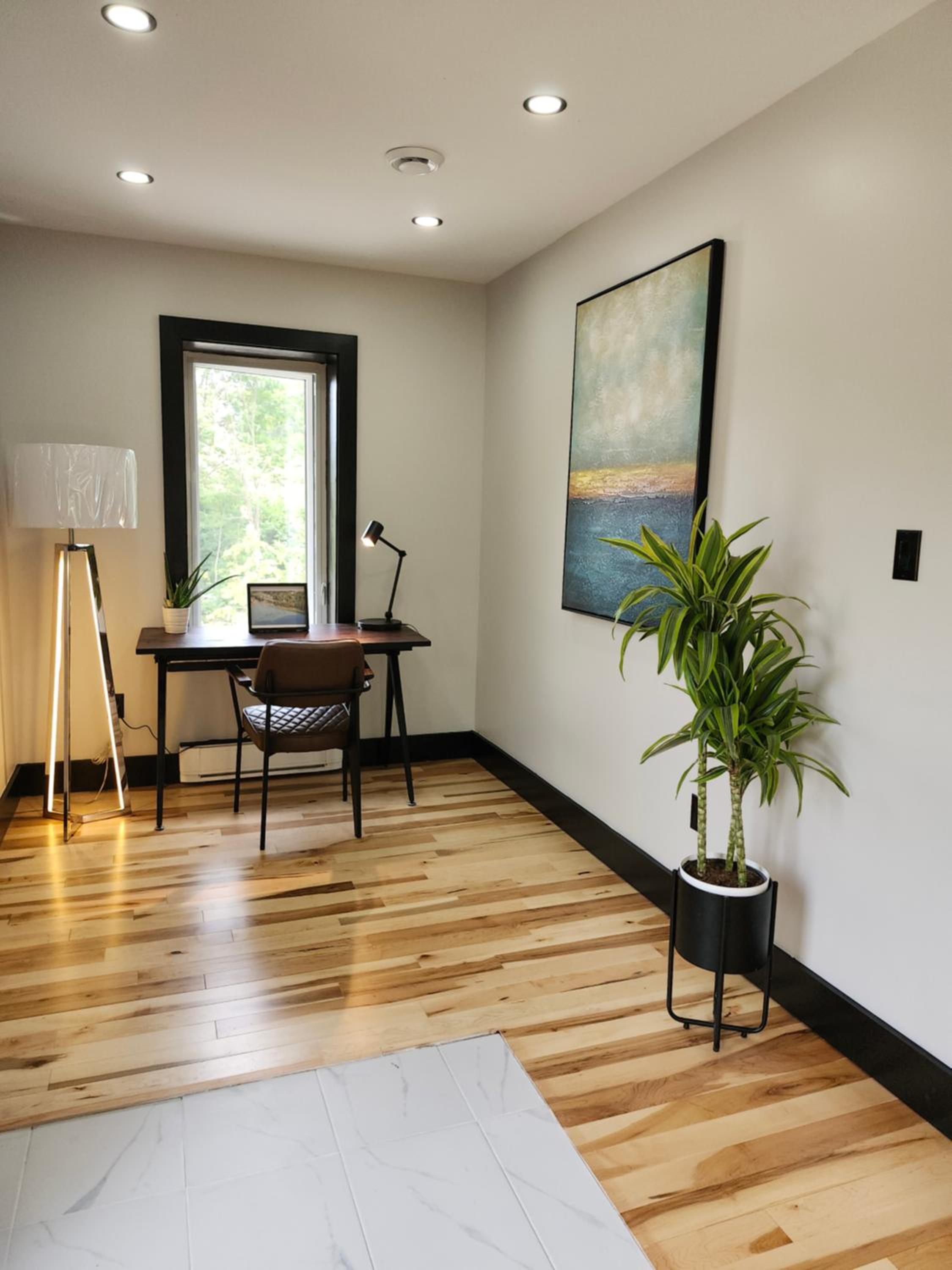 BAYSIDE RESORT, 2 O'CLOCK SUITES