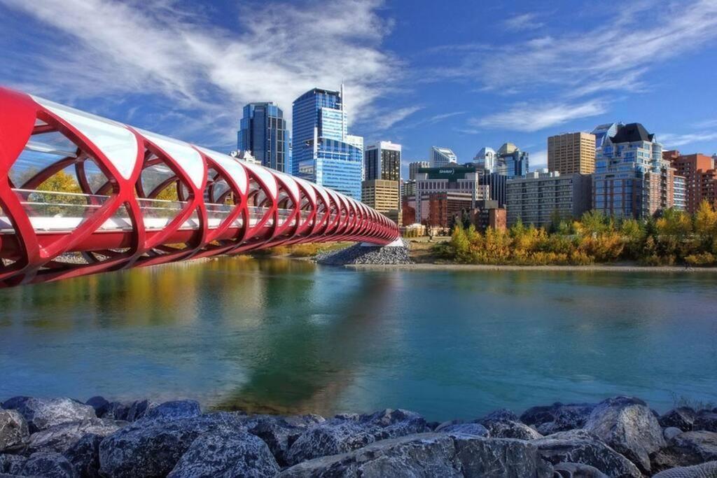 Prestigious YYC Stay,2BR3Bed Suites,Near UofC,Hospitals