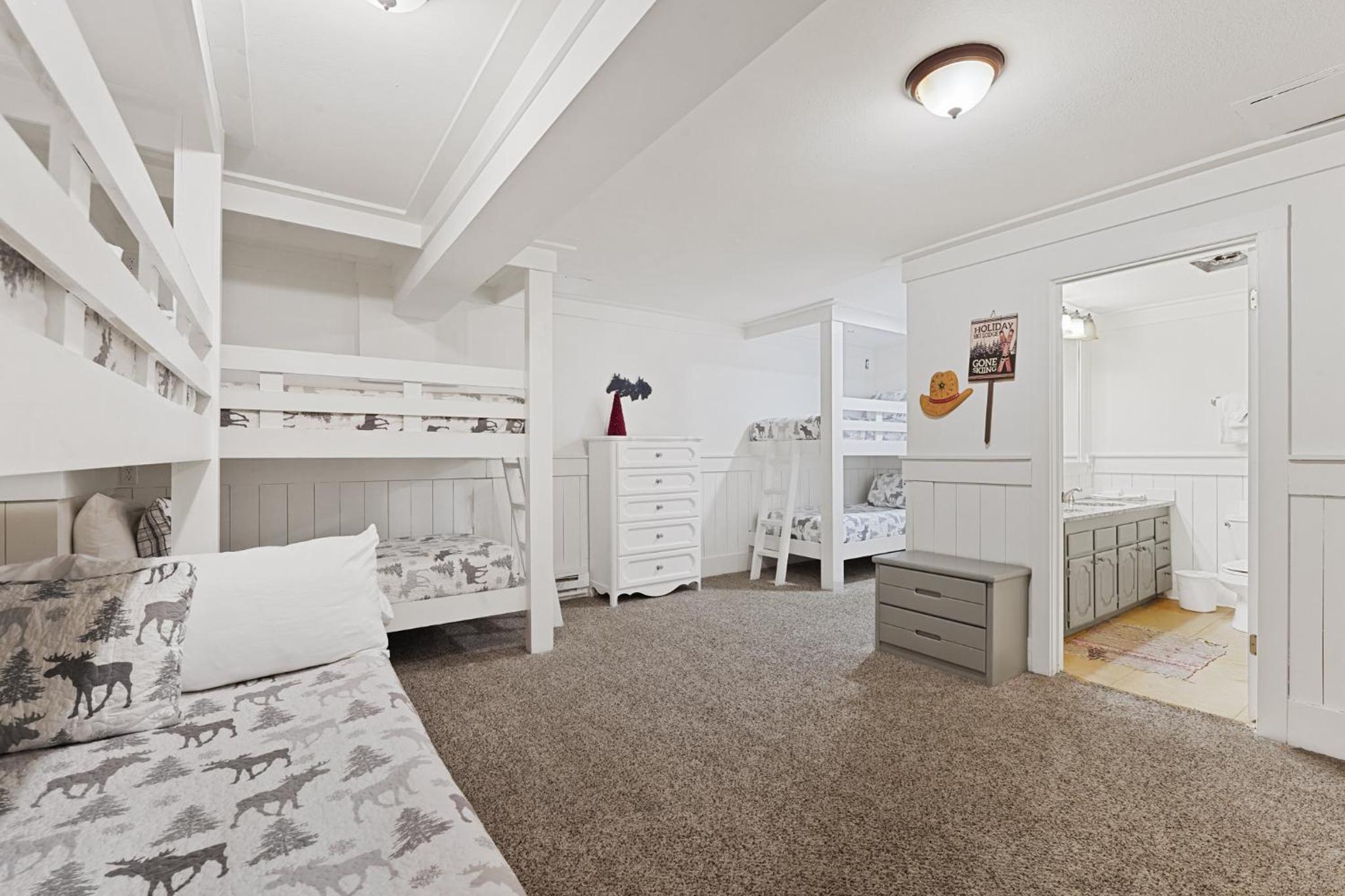 1608 Soda Ridge: 2