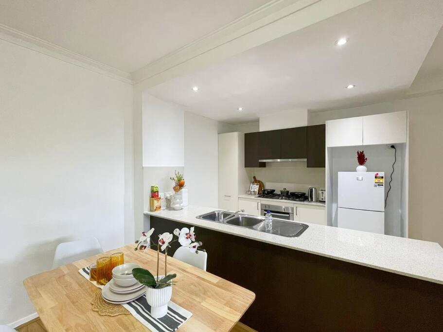 ParkView Apt & Private Parking & Close to Station