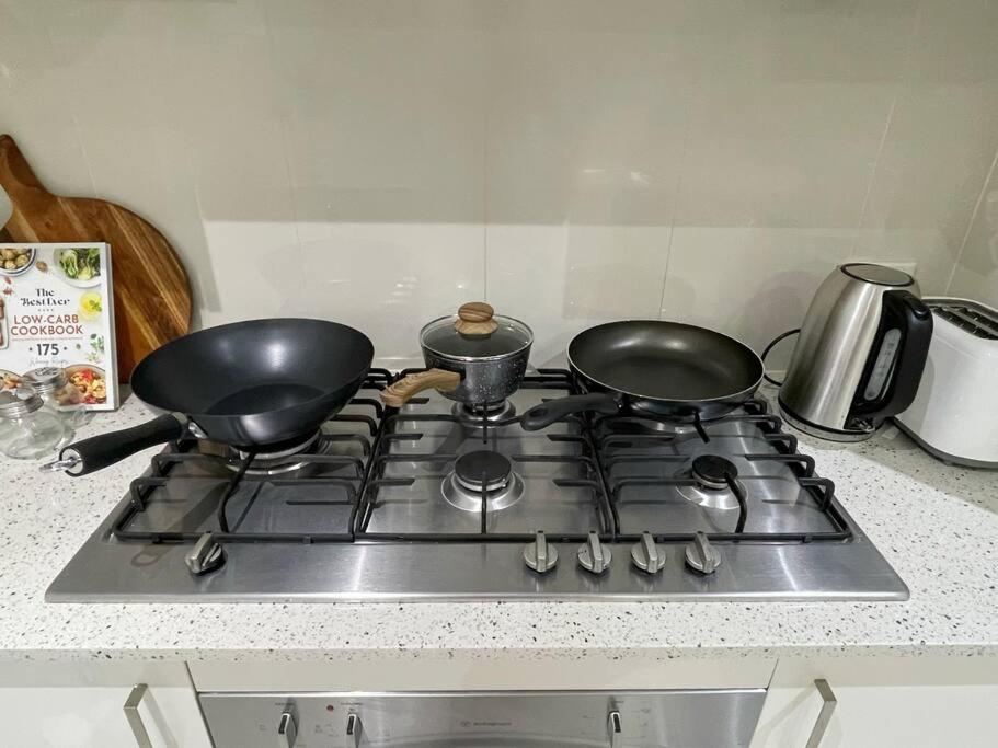 ParkView Apt & Private Parking & Close to Station