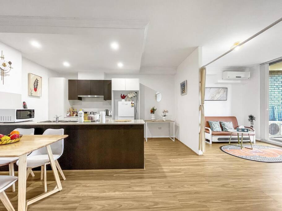 ParkView Apt & Private Parking & Close to Station