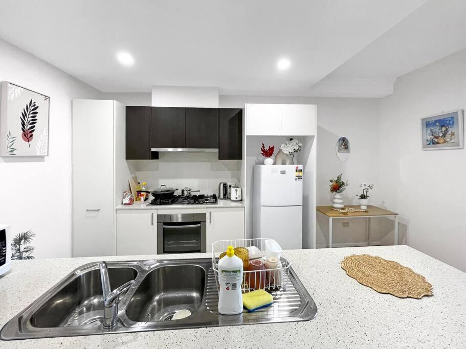 ParkView Apt & Private Parking & Close to Station