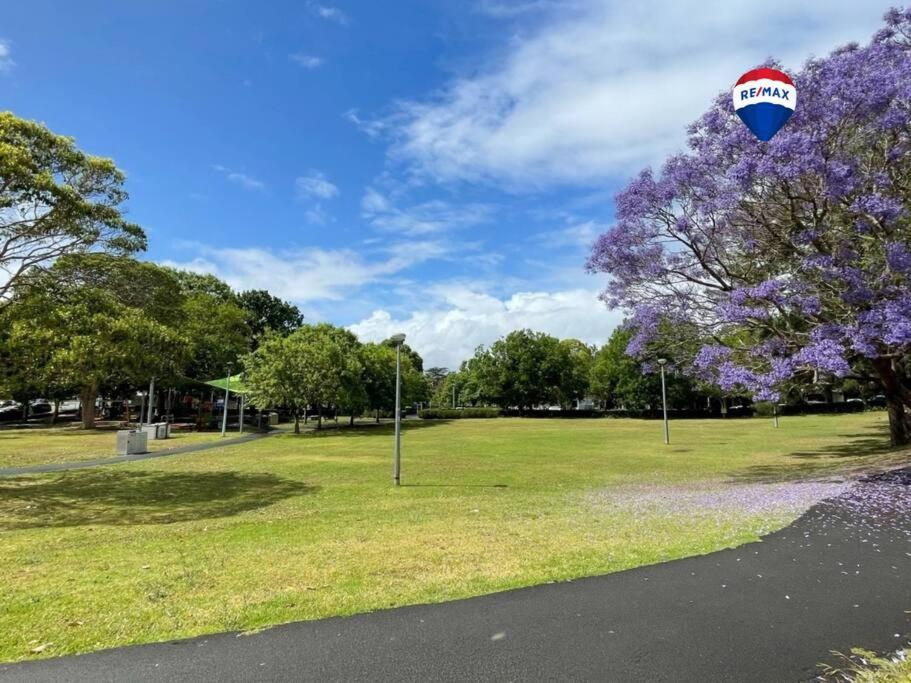 ParkView Apt & Private Parking & Close to Station