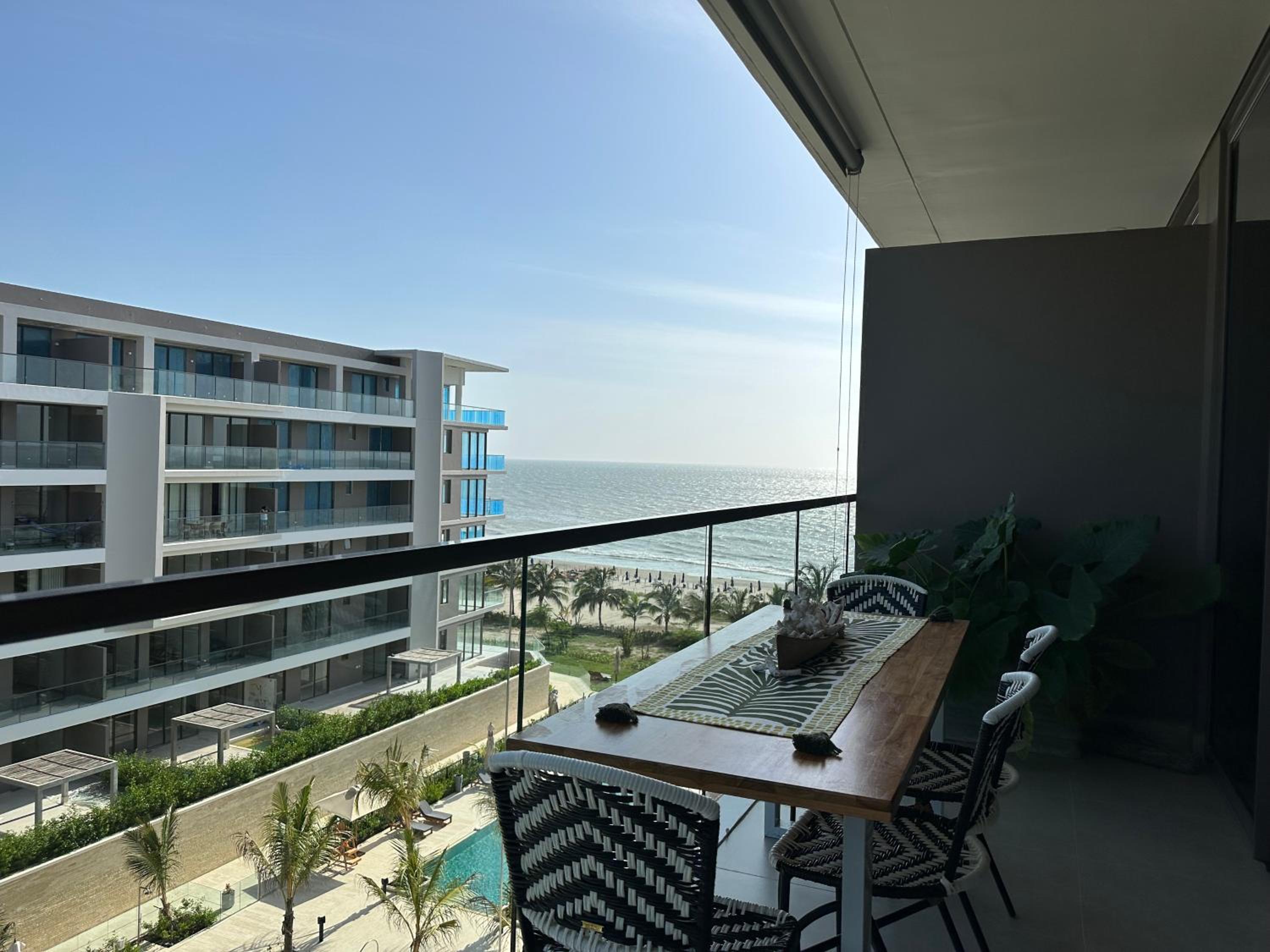 Apartamento en Cartagena frente al mar con piscina