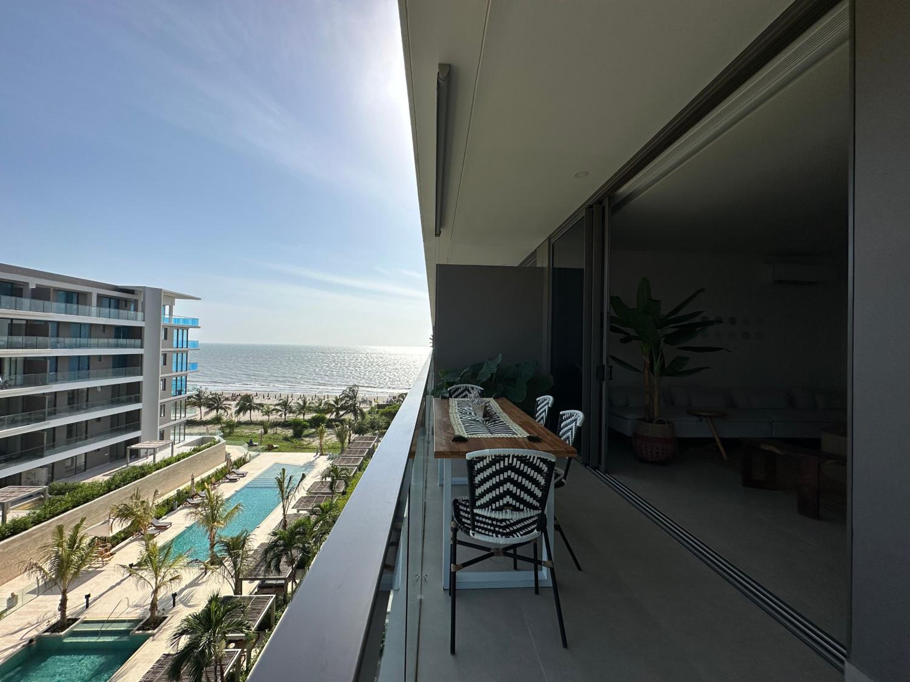 Apartamento en Cartagena frente al mar con piscina