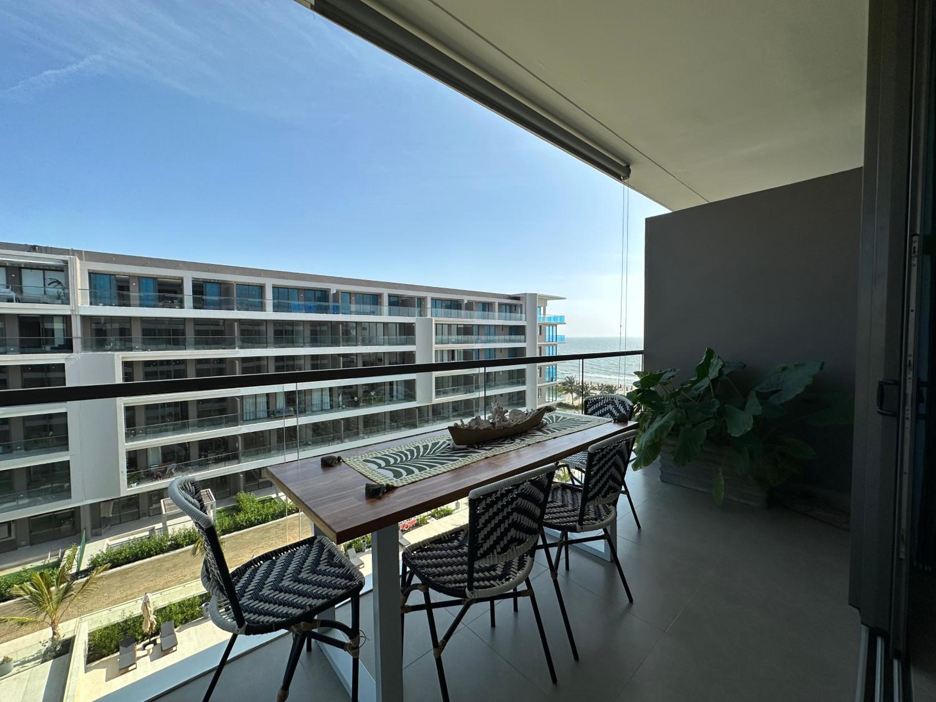 Apartamento en Cartagena frente al mar con piscina