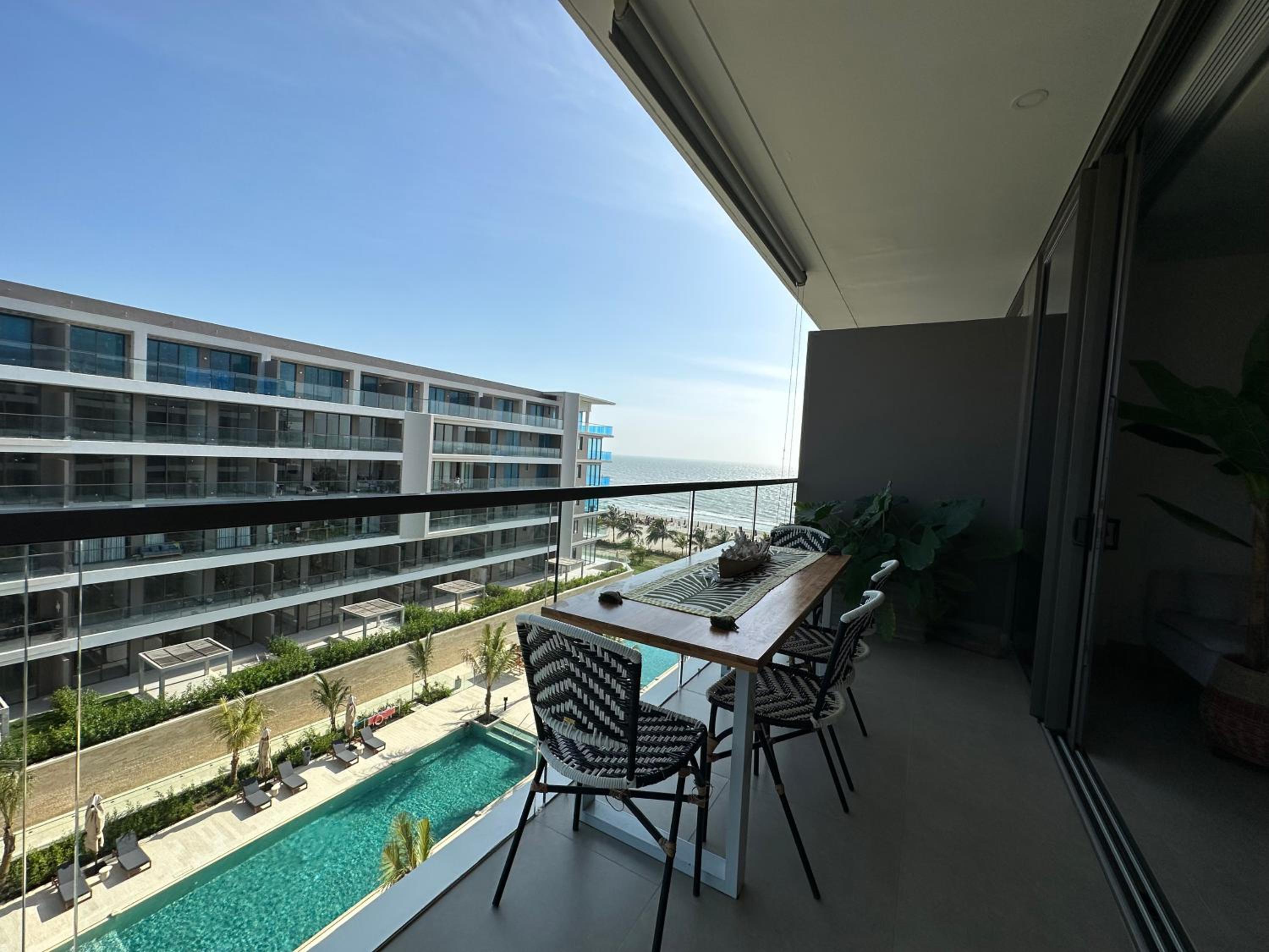 Apartamento en Cartagena frente al mar con piscina