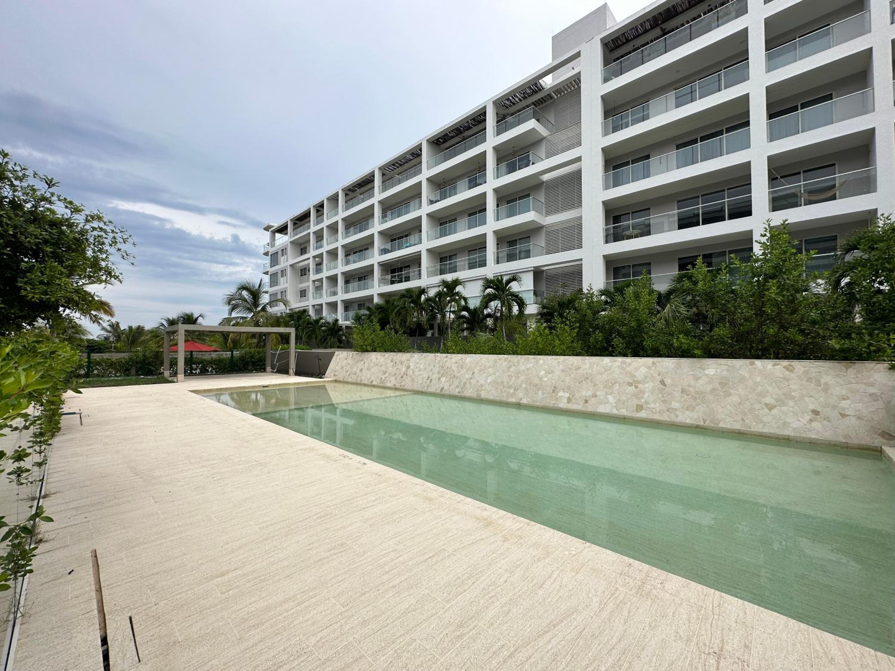 Apartamento en Cartagena frente al mar con piscina
