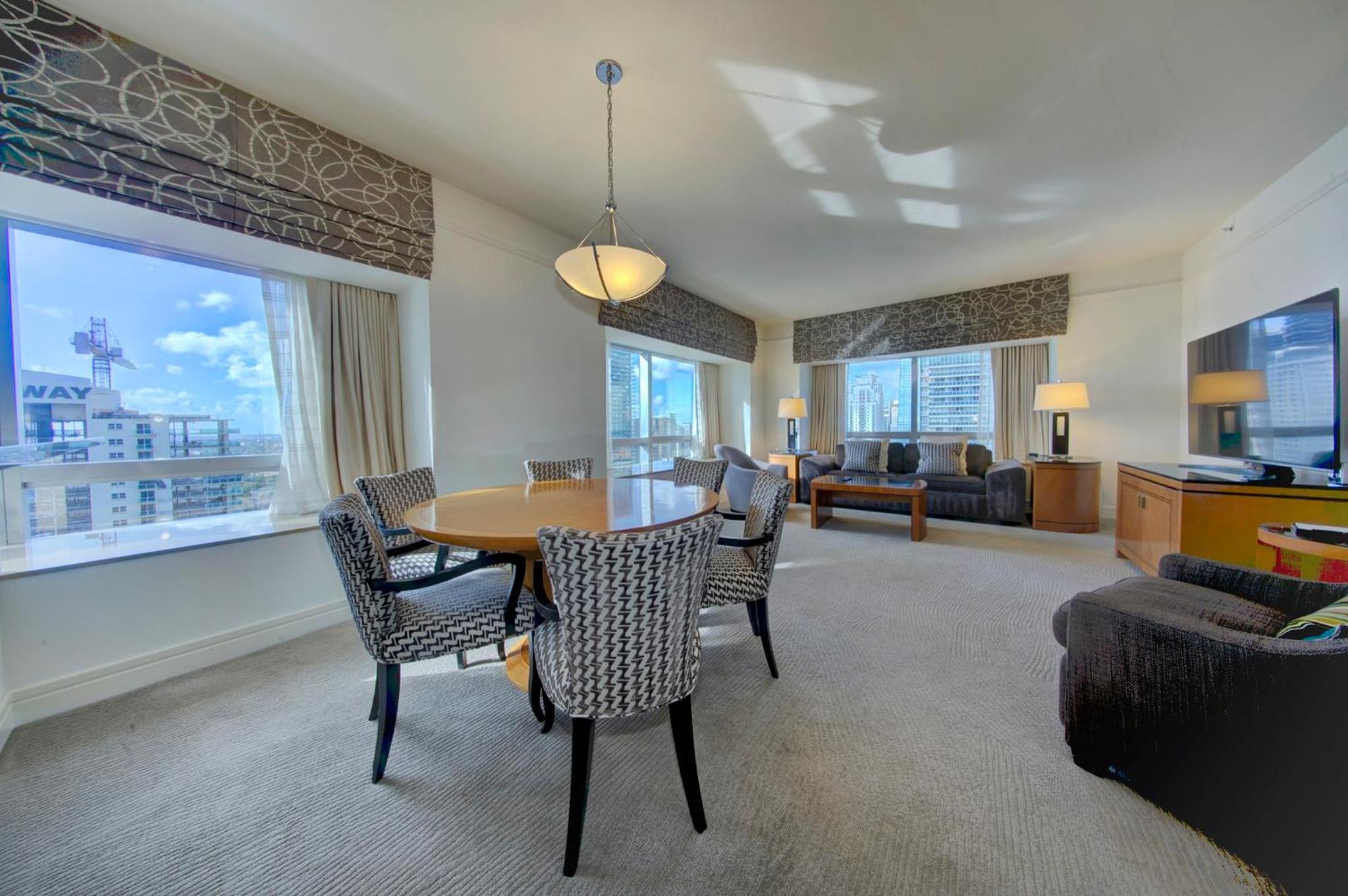 Luxurious Four Seasons Two Bedroom Suite