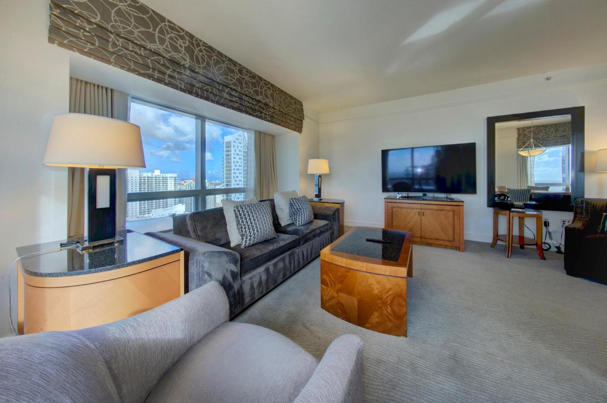 Luxurious Four Seasons Two Bedroom Suite