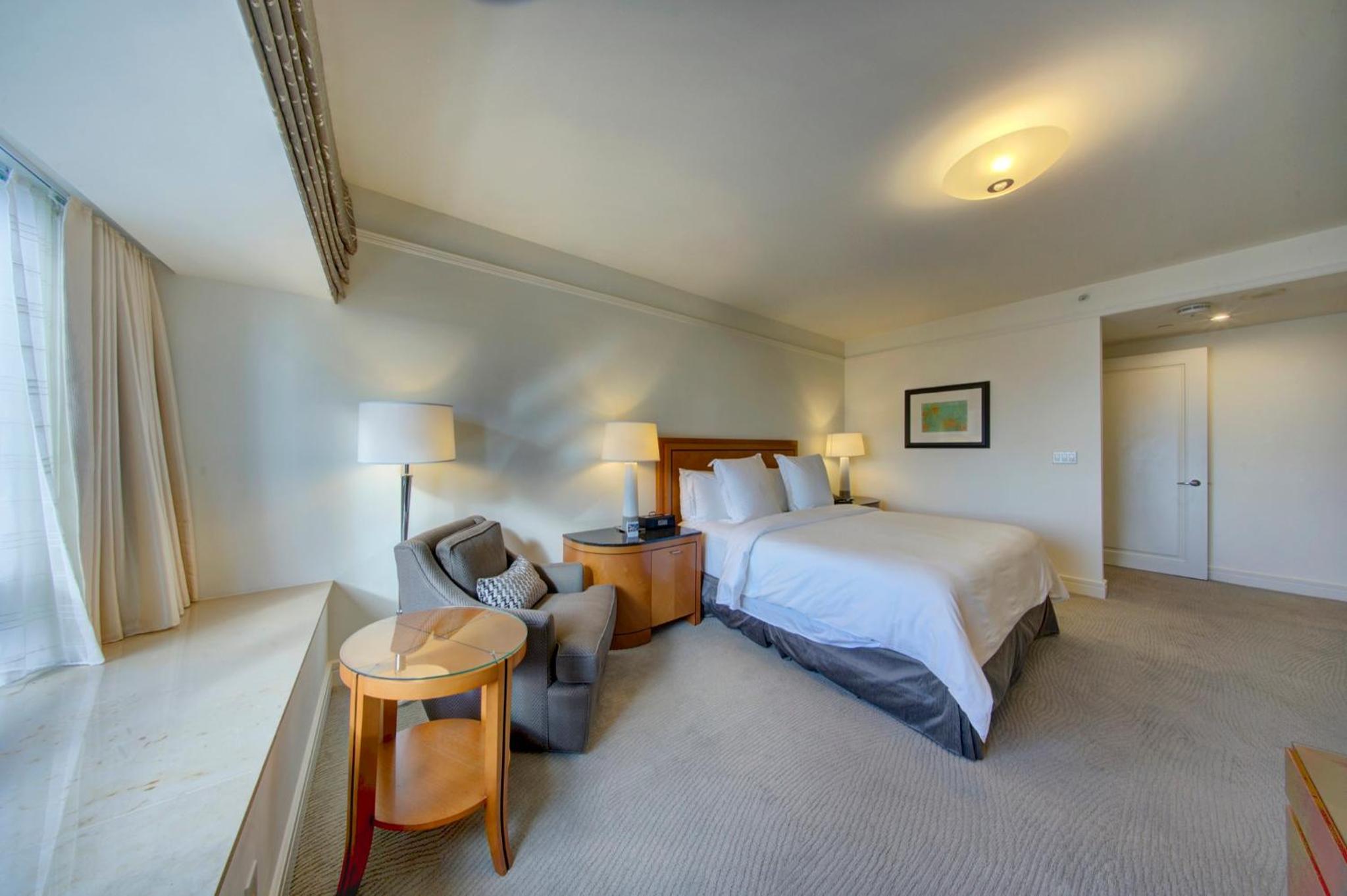 Luxurious Four Seasons Two Bedroom Suite