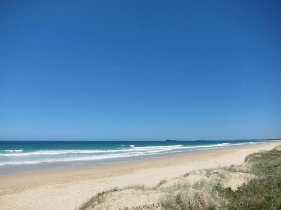 Sand Dunes Resort Stunning Beachfront Apartment