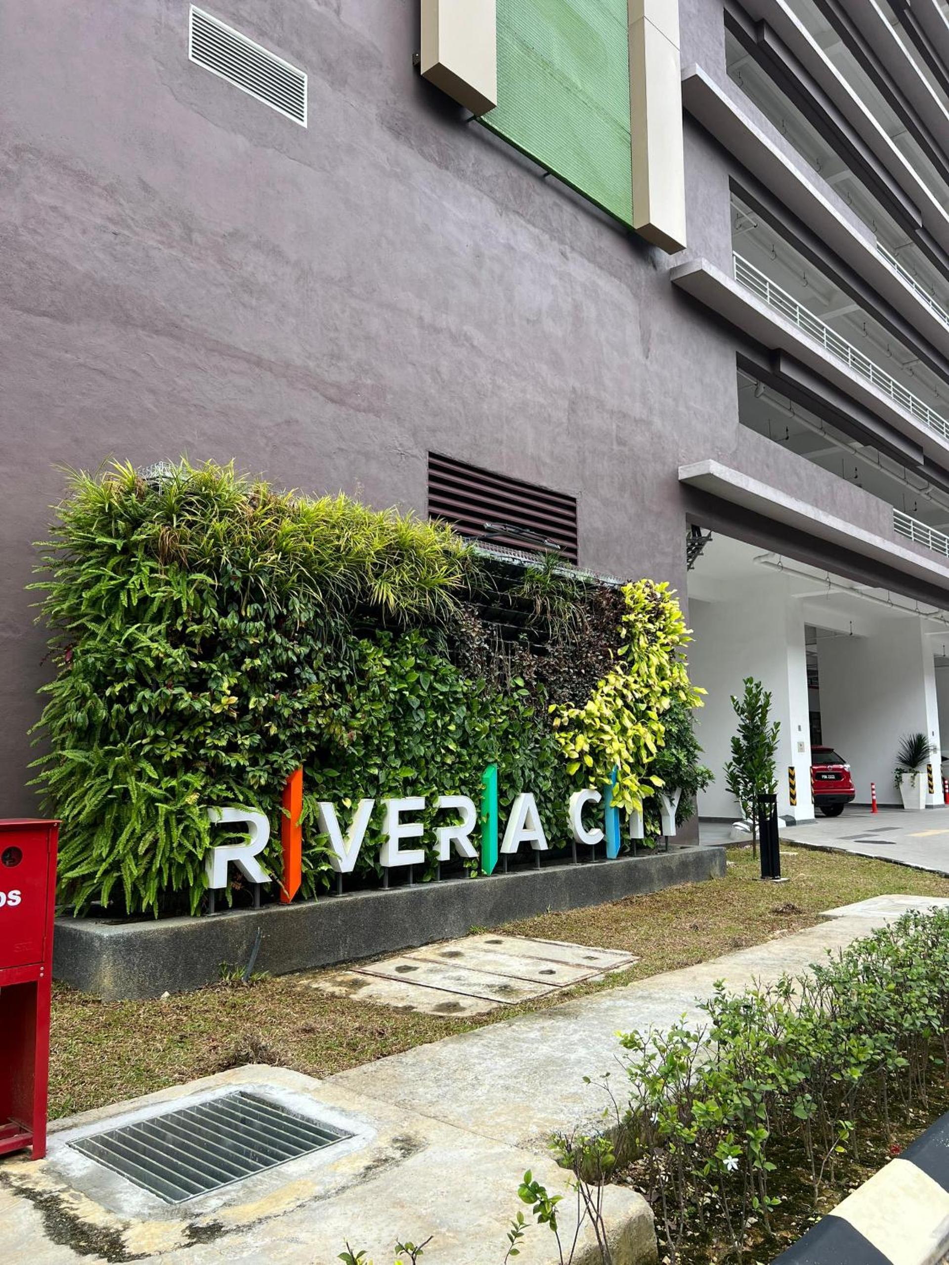 Riveria Suites, KL Sentral by Homebrickz