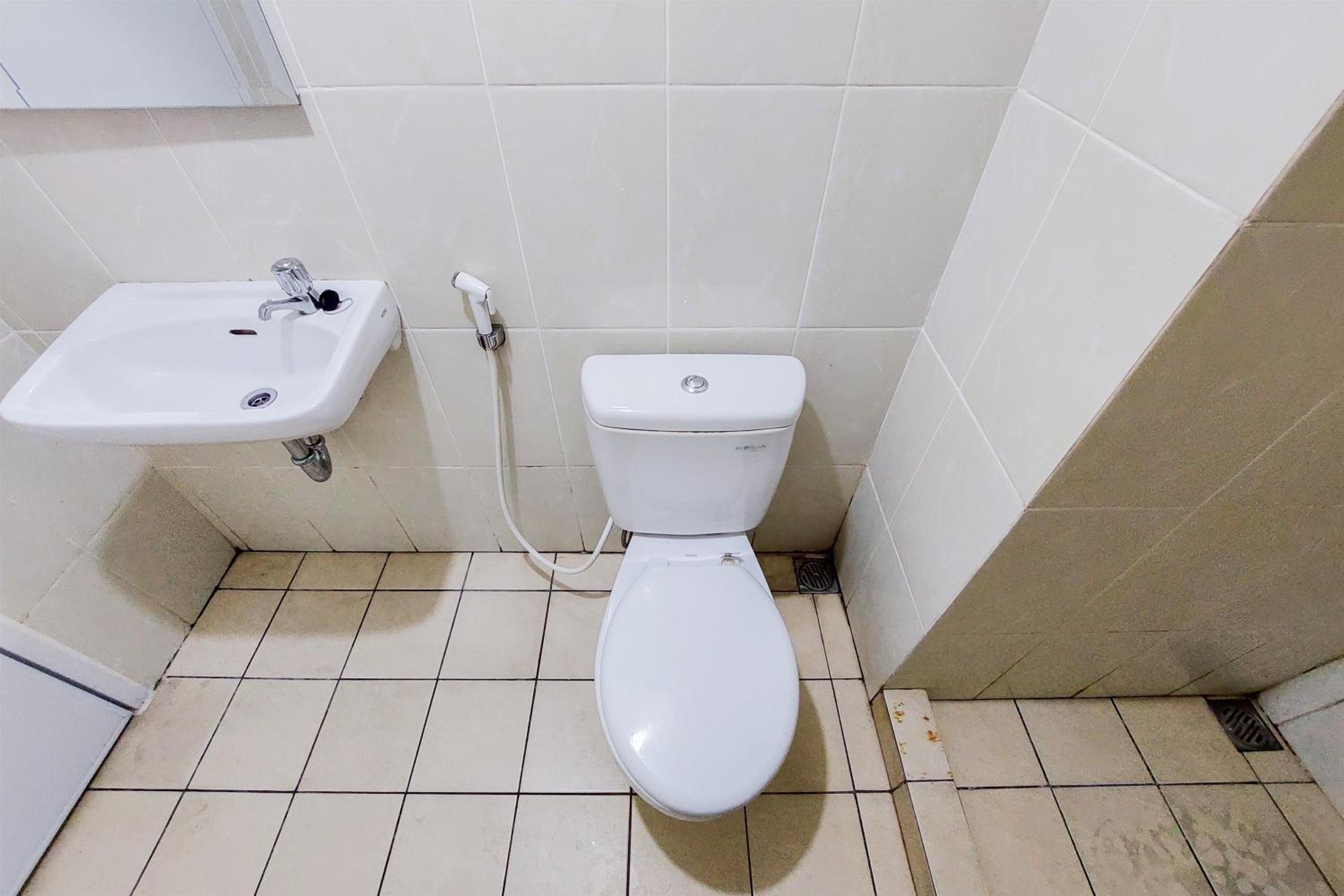 Wonderful 2BR at M-Town Residence near Summarecon Mall By Travelio view 4