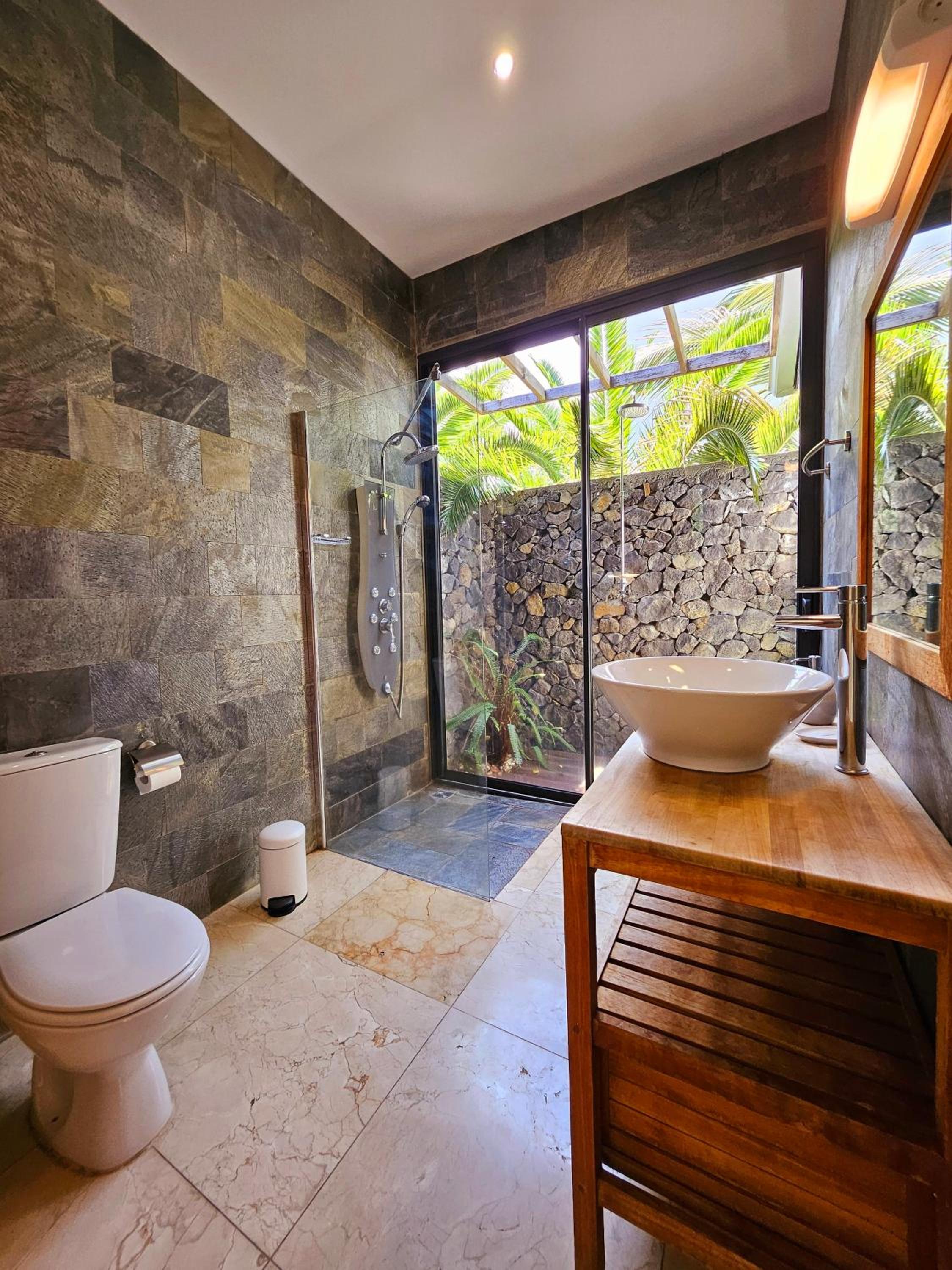 Villa Isis, avec piscine et une magnifique vue ! view 5