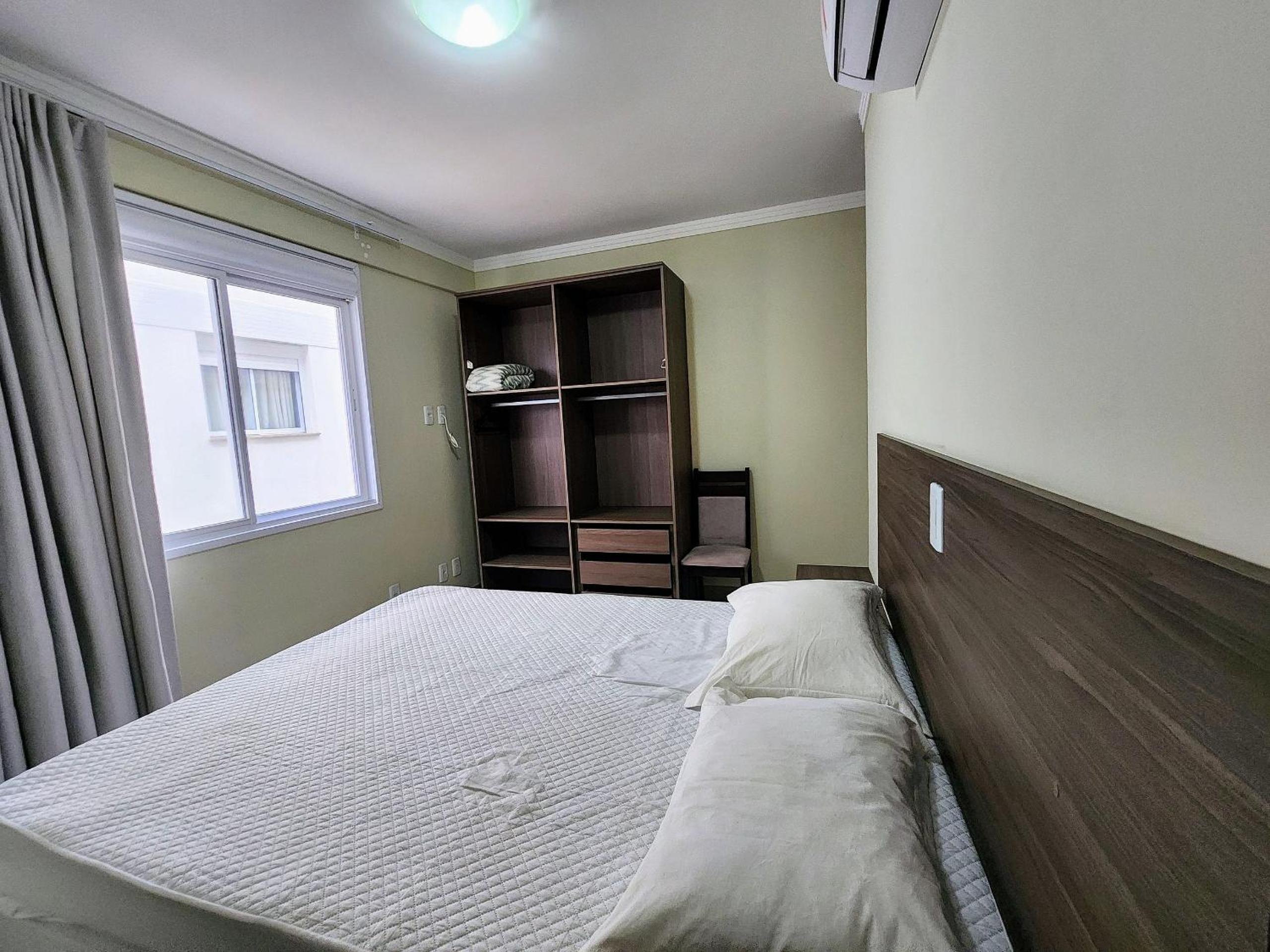 Lindo e com piscina, 100m 4 Ilhas, 3 quartos, 2 vagas, até 7 pessoas