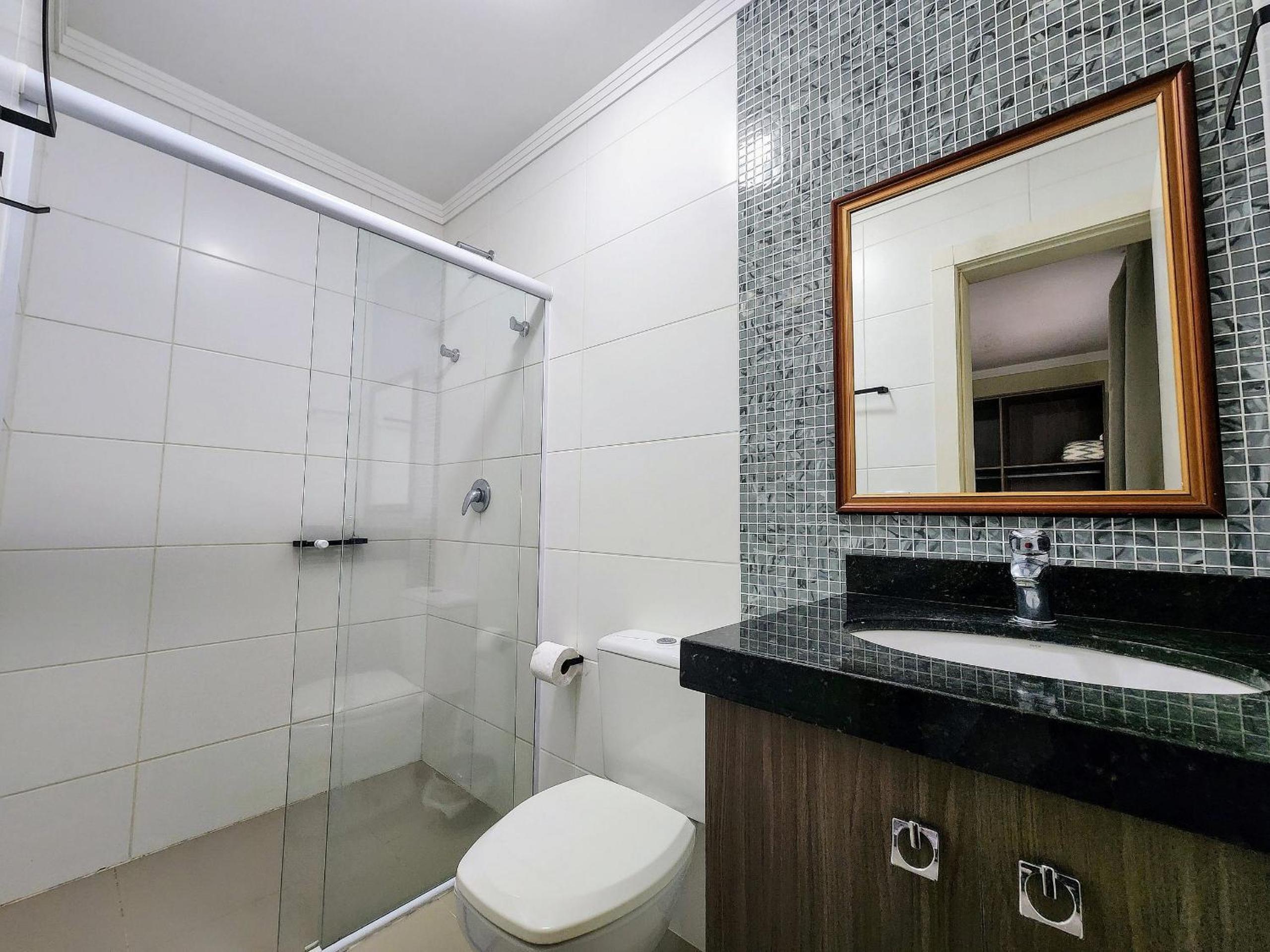 Lindo e com piscina, 100m 4 Ilhas, 3 quartos, 2 vagas, até 7 pessoas
