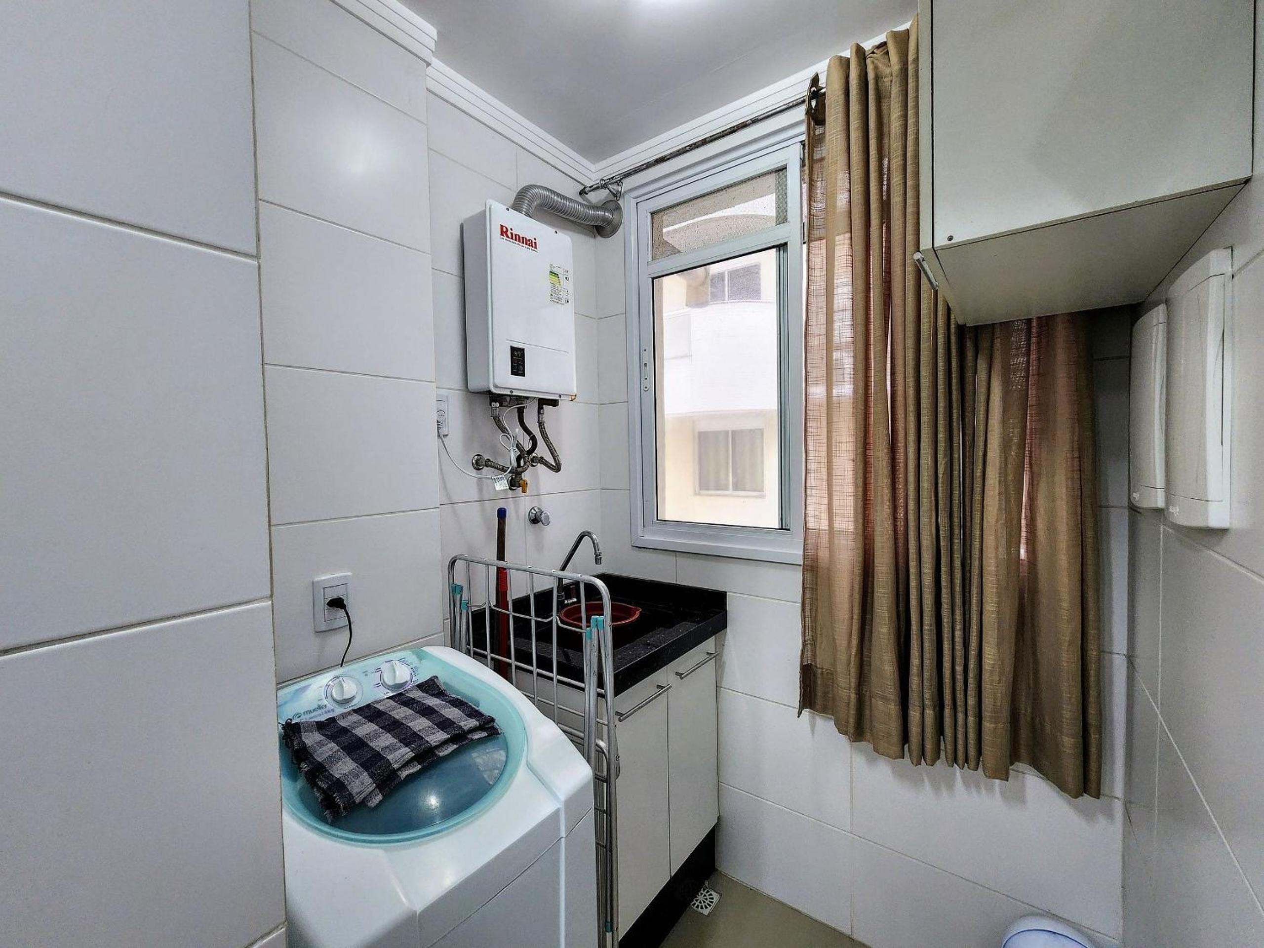 Lindo e com piscina, 100m 4 Ilhas, 3 quartos, 2 vagas, até 7 pessoas