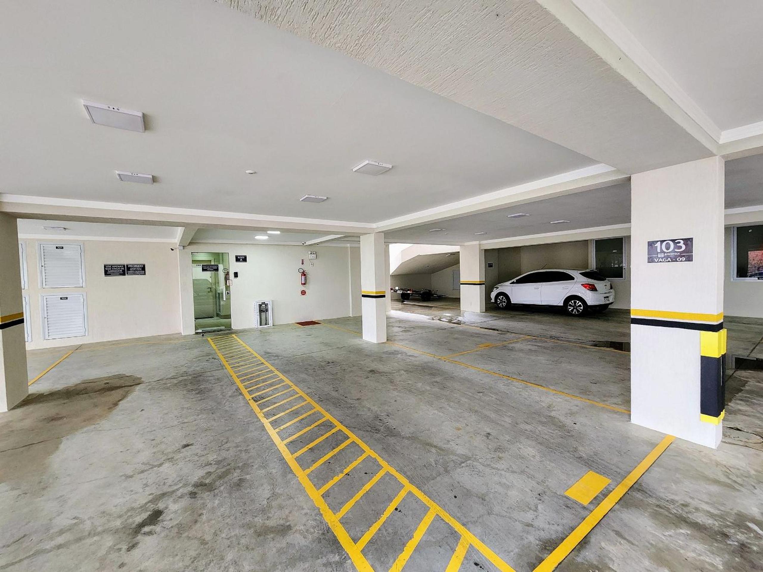 Lindo e com piscina, 100m 4 Ilhas, 3 quartos, 2 vagas, até 7 pessoas