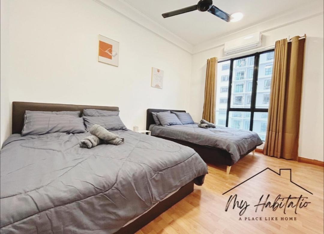 Huge Family Friendly 3BR Suite, PLATINO Service Apartment, Mins Walk to Paradigm Mall