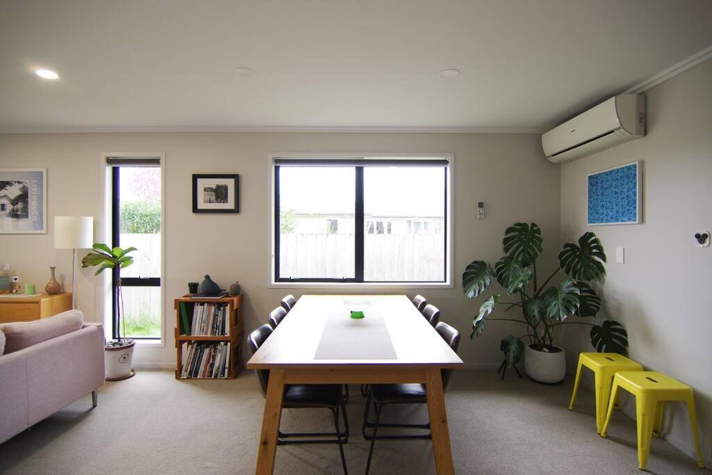 House in Hamilton view 3
