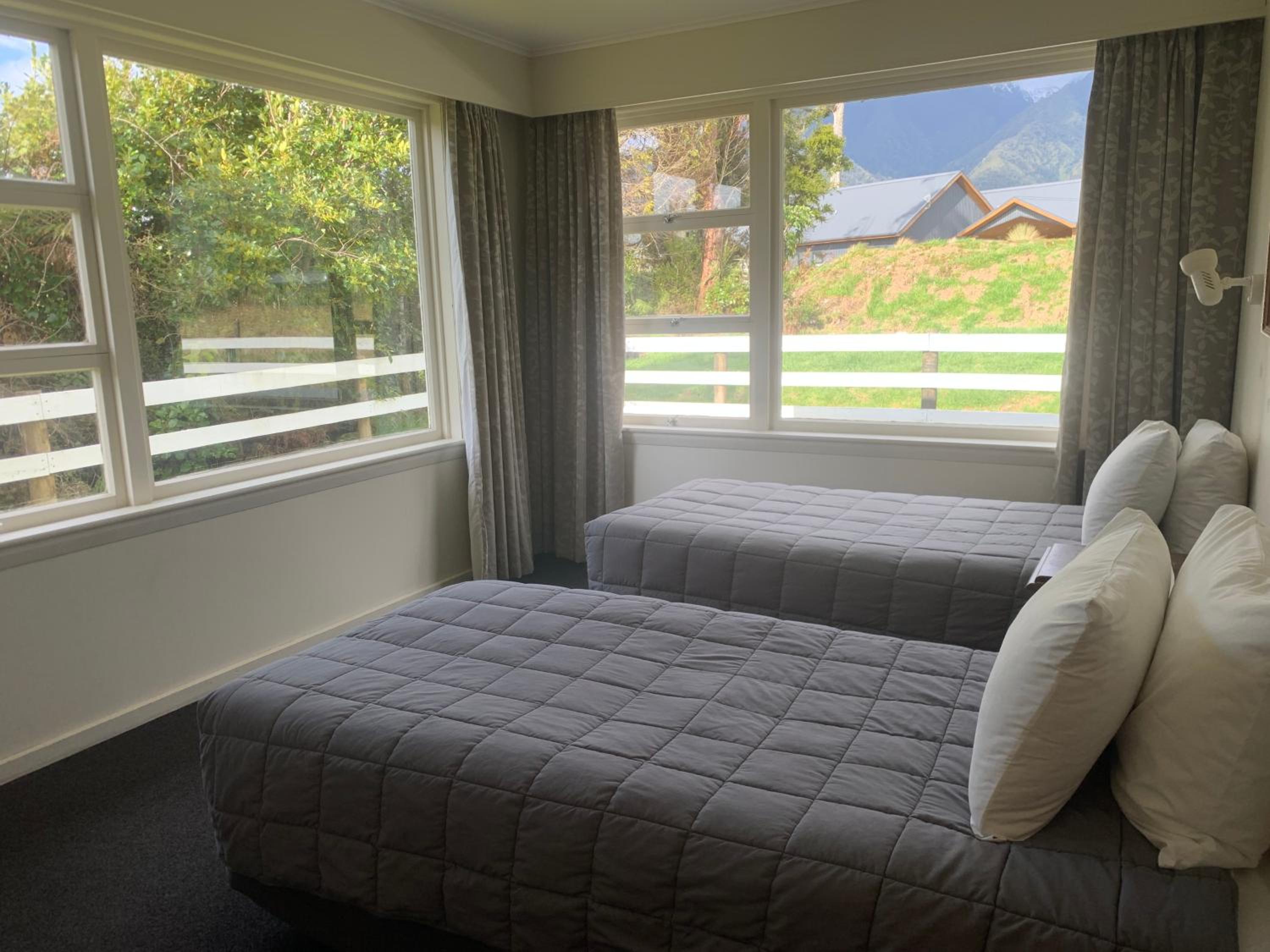 Mt Cook View Motel - Fox Glacier