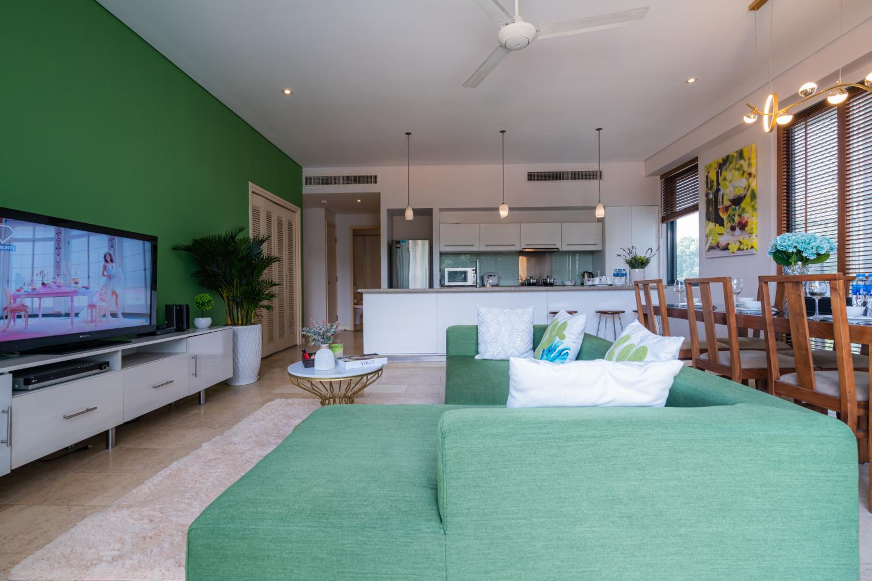 Avalon Suite District 1